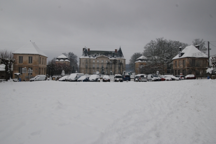 Le château sous la neige - Hénonville