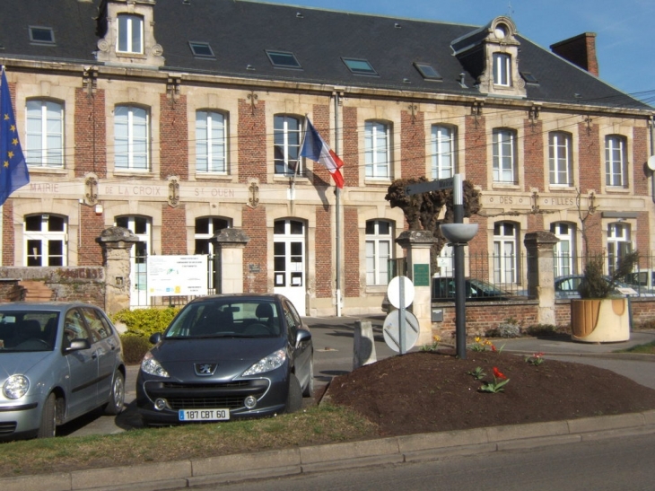 La mairie-acvtuellement-Centre - Lacroix-Saint-Ouen