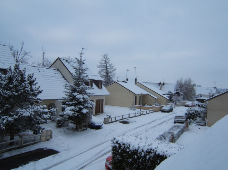 Sous la neige-notre Rue - Lacroix-Saint-Ouen