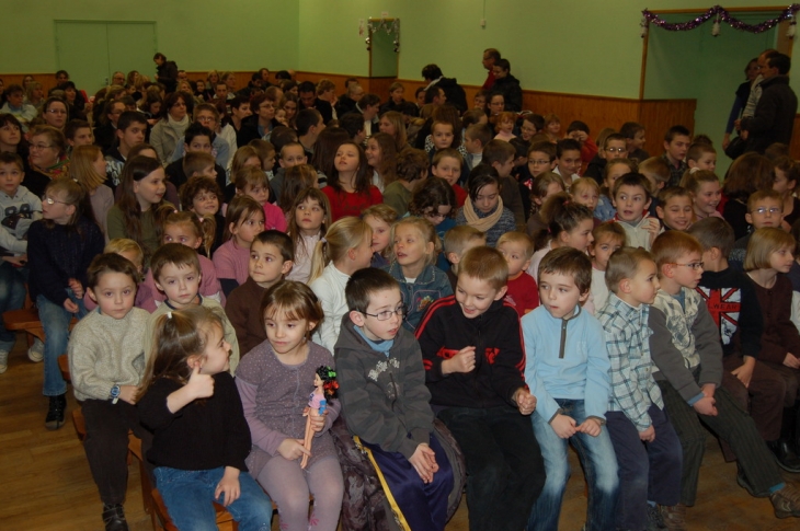 Noêl des enfants à la salle des fêtes - Le Coudray-Saint-Germer