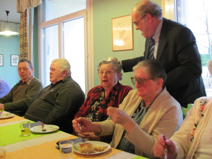 Galette des Rois au RPA avec le Maire & ses 2 Adjointes - Le Coudray-Saint-Germer