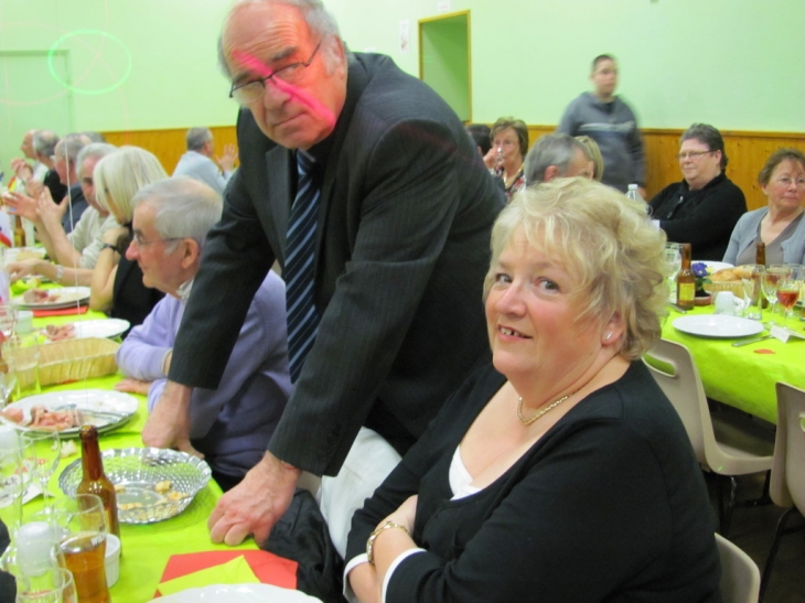 Notre Maire et Chantal 1 Artiste àla soirée des RDCoeur - Le Coudray-Saint-Germer