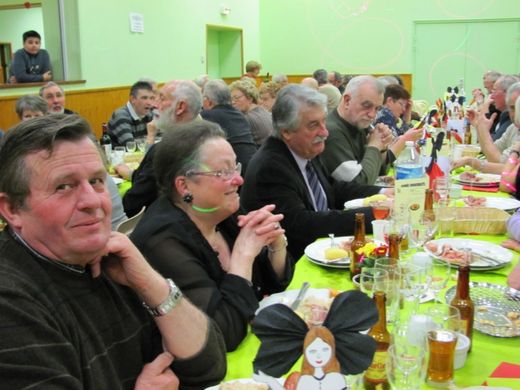 Table des élus & Nicole Artiste lors de la soirée des RDCoeur - Le Coudray-Saint-Germer