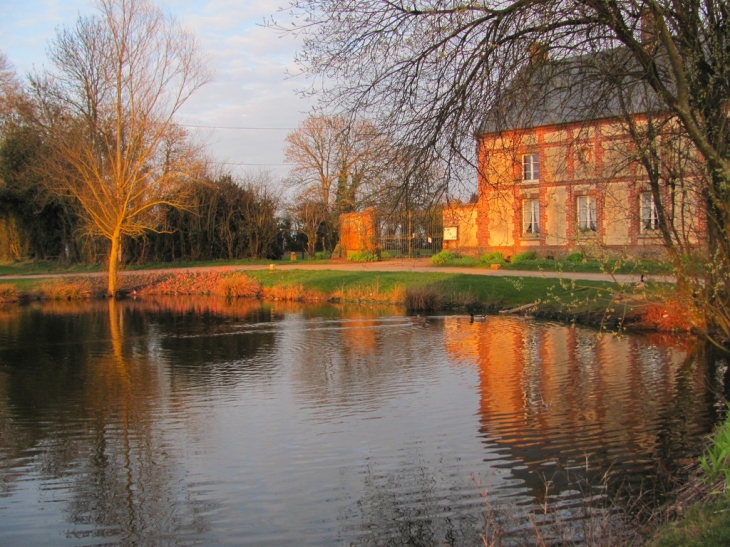 Ferme du Launay, un soir de printemps - Le Coudray-Saint-Germer