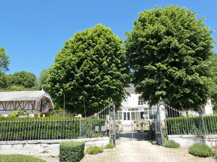 Un des petits châteaux - Machemont