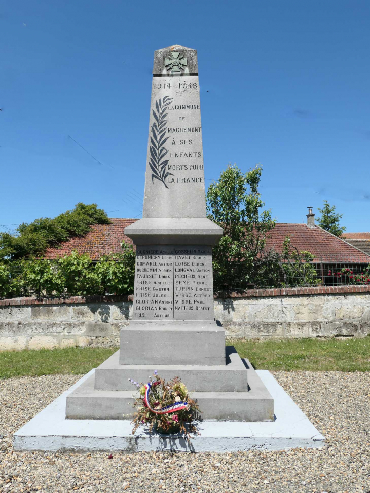 Monument aux morts des enfants de la commune - Machemont