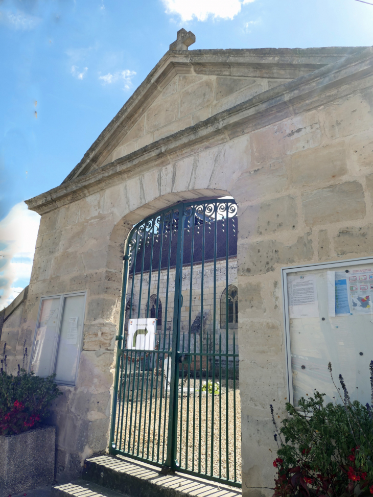 L'entrée du cimetière - Margny-sur-Matz