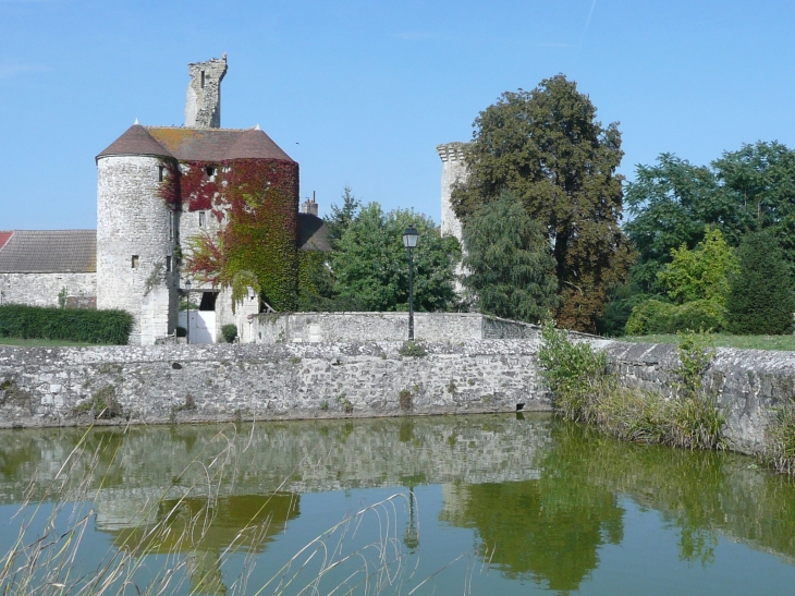 LE CHATEAU - Montépilloy