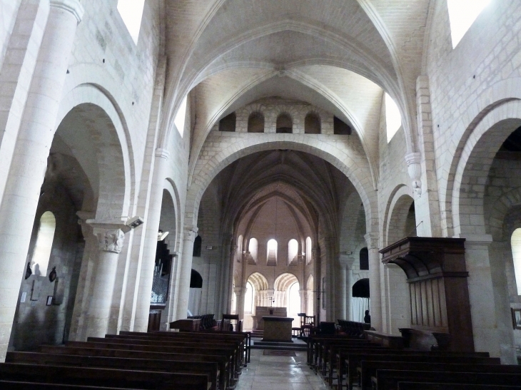 Dans l'église Notre Dame - Morienval