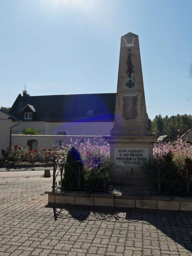 Le monument aux morts - Morlincourt