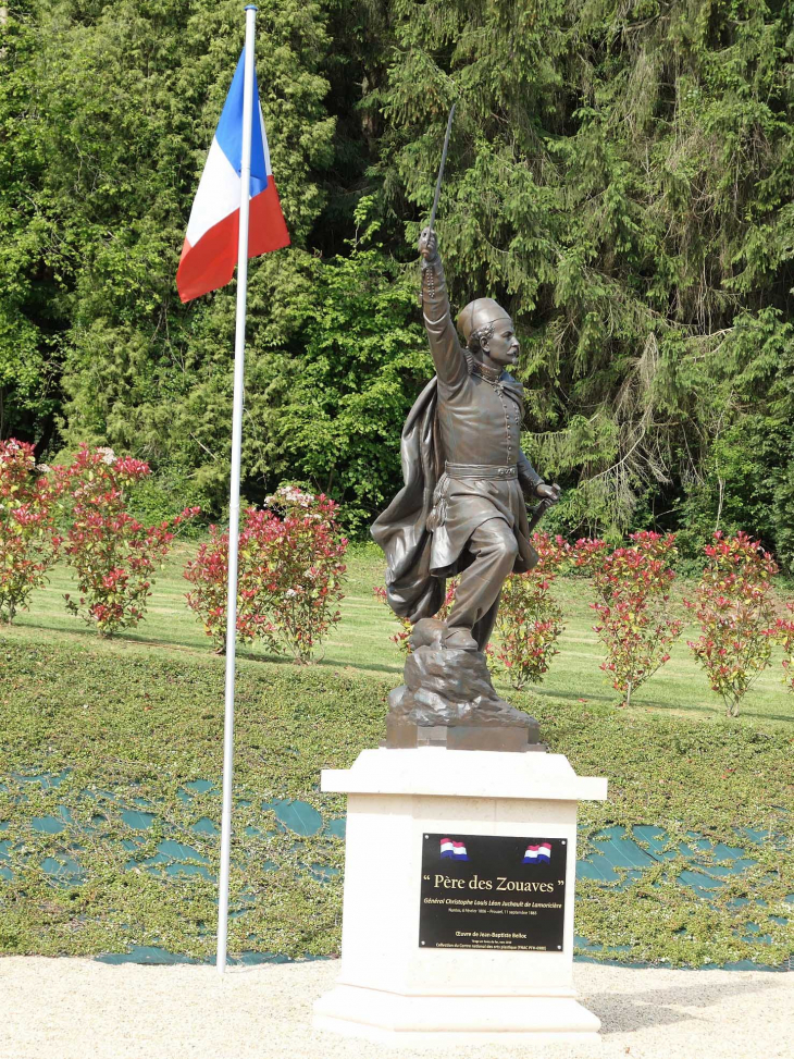 Monument de la butte aux zouaves - Moulin-sous-Touvent