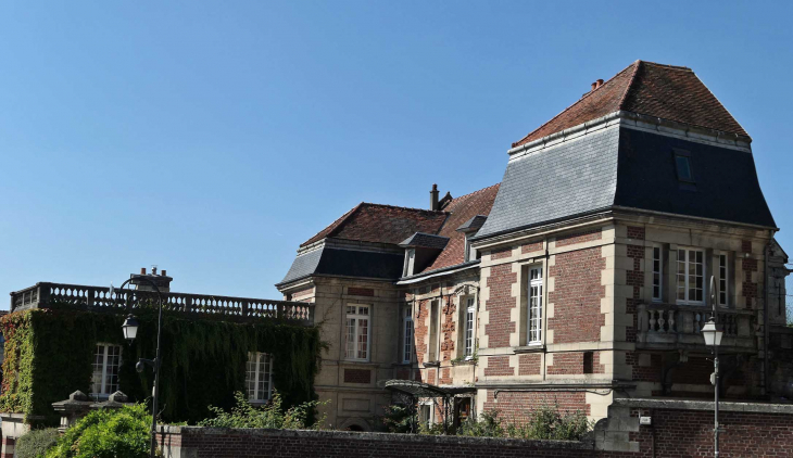 Quartier de la cathédrale : belle demeure - Noyon