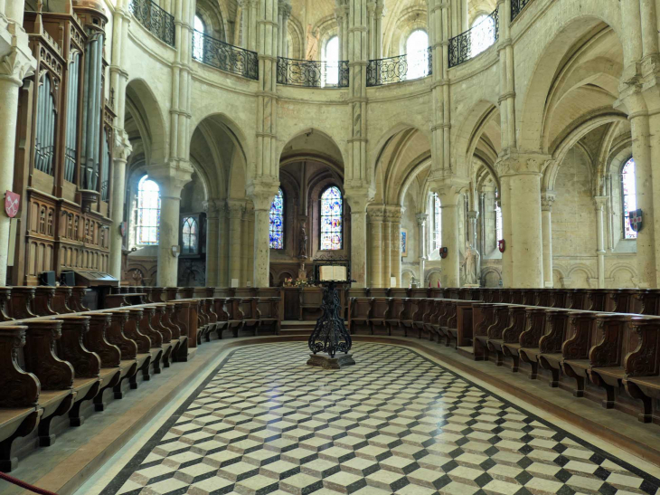 Cathédrale Notre Dame : les stalles du choeur - Noyon