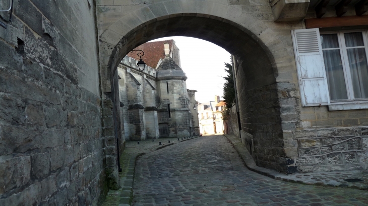 Une ruelle caractéristique   par dch - Noyon