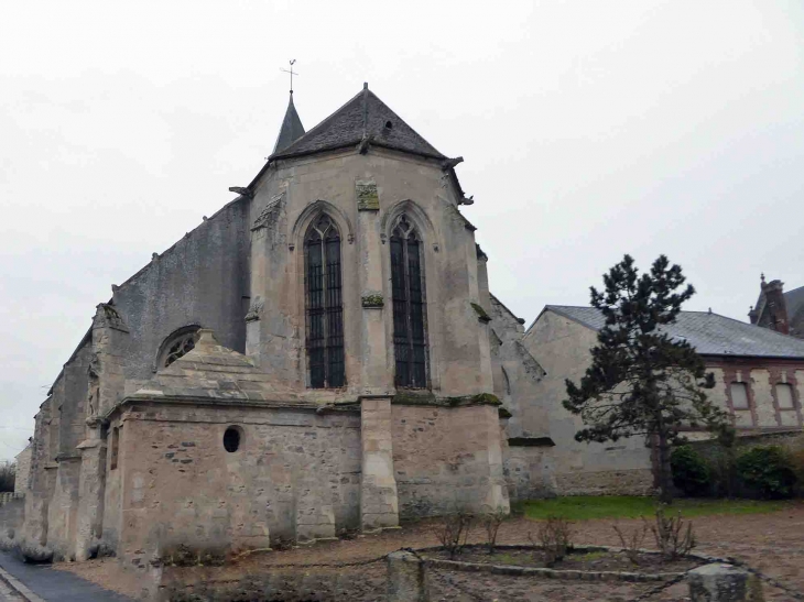 Derrière l'église - Ognes