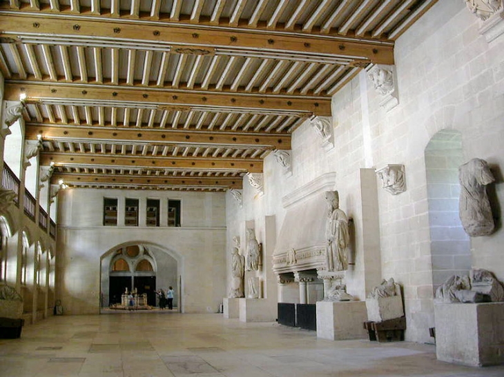 Salle des gardes (accueille maintenant des expositions temporaires) - Pierrefonds