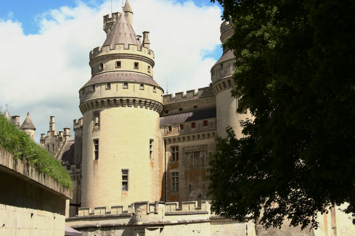 Balades en France sur Facebook -  www.baladesenfrance.info - Pierrefonds