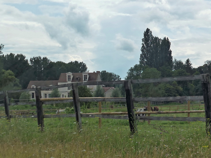 Vue sur le château - Pontarmé