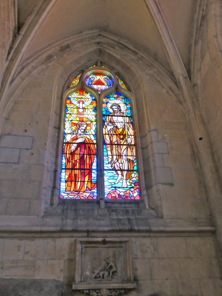 Vitrail  1930 de l'église Saint Louis  - Ressons-sur-Matz