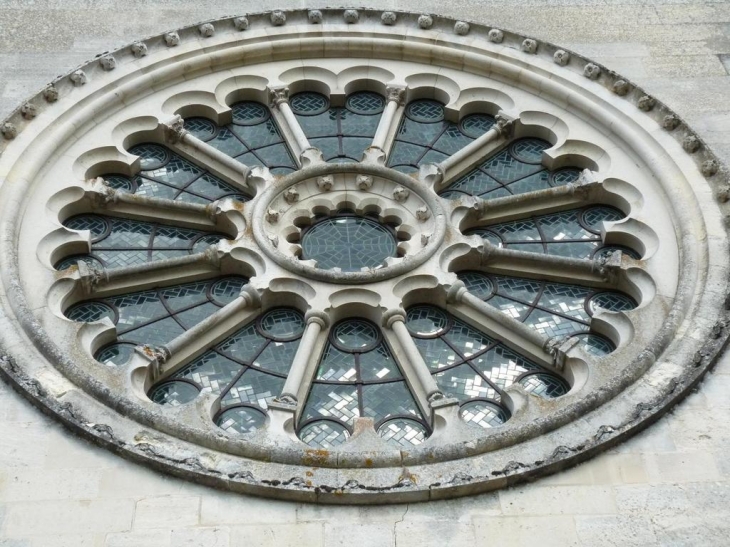 La rosace de l'église - Saint-Jean-aux-Bois