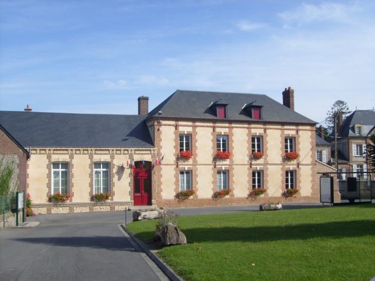 Mairie et école par jjh - Saint-Pierre-es-Champs