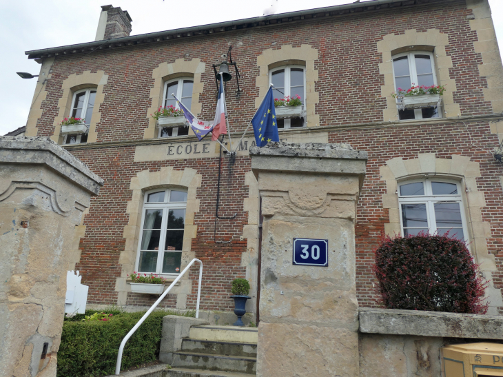 La mairie - Saint-Vaast-de-Longmont