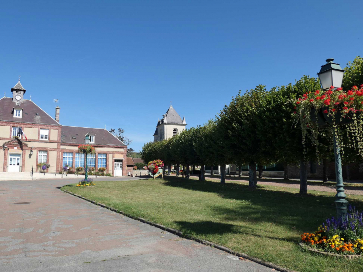 La place de la mairie - Salency