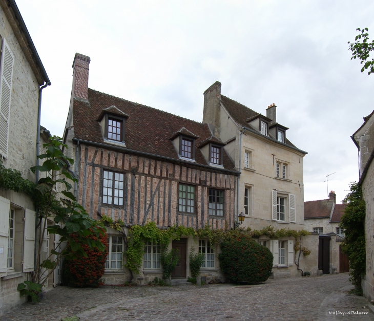 Hotel Seguin, rue de la Treille - Senlis