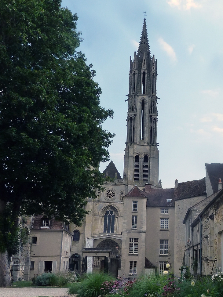 Vue sur la cathédrale Notre Dame - Senlis