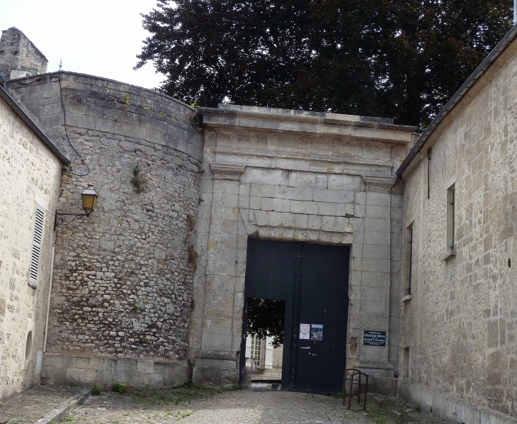 Entrée du parc du Palais Royal - Senlis