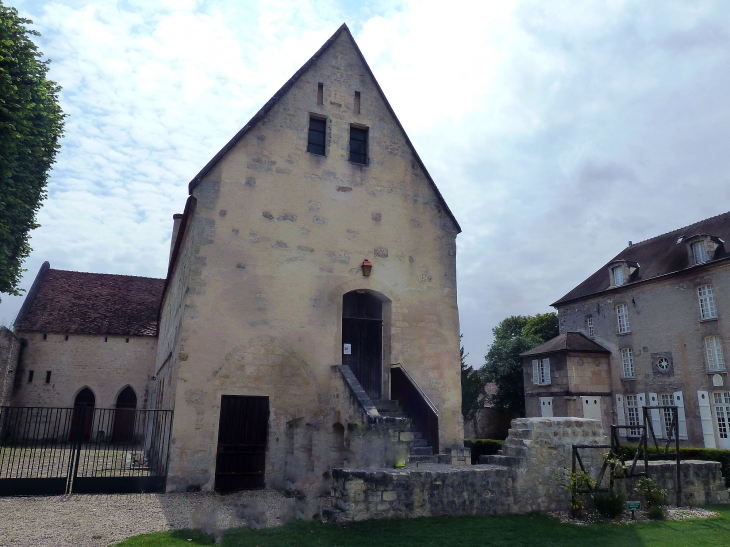 Parc du Palais Royal : le couvent Saint Maurice et le musée de la Vénerie - Senlis