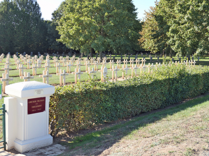 Le cimetière militaire - Thiescourt