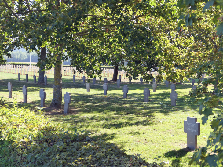 Le cimetière militaire - Thiescourt