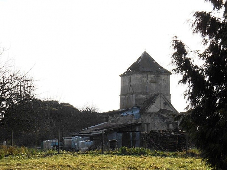 Vestige du château - Thury-en-Valois