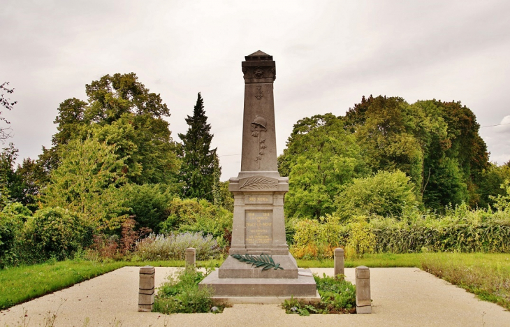 Monument-aux-Morts - Tracy-le-Mont