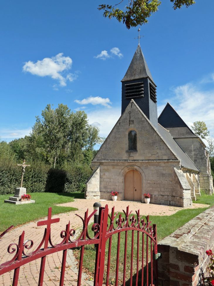 L'entrée de l'église - Vandélicourt