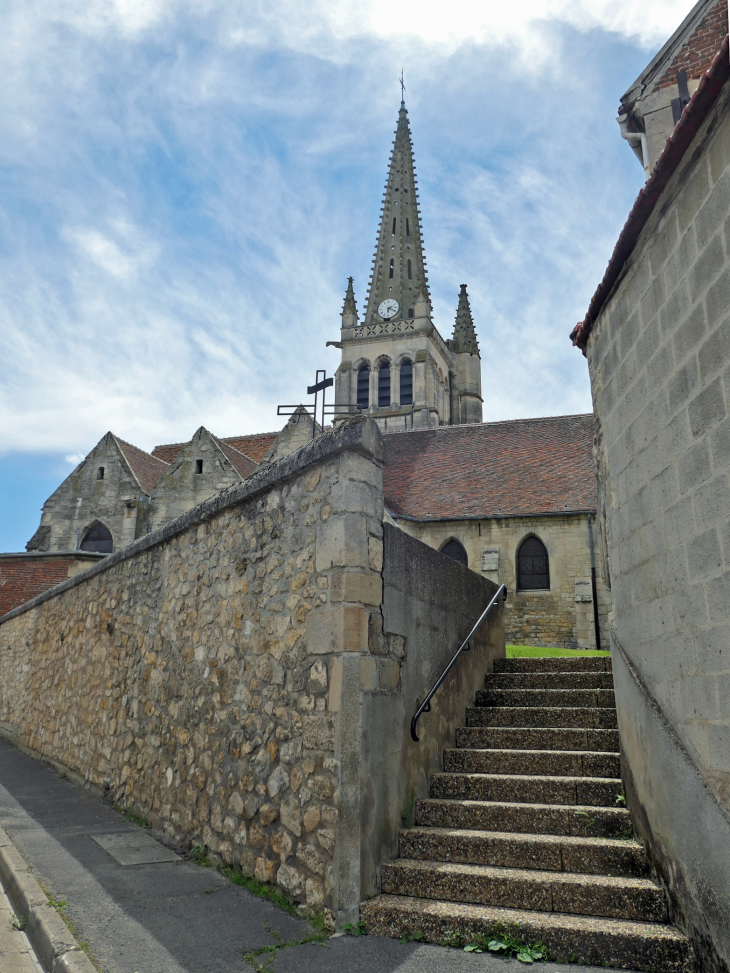 Montée vers l'église - Venette