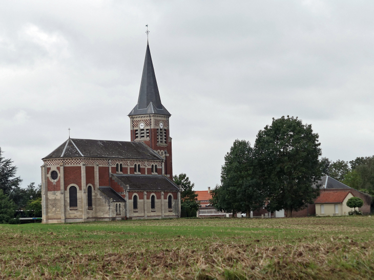 Vue sur l'église et le village - Ablaincourt-Pressoir