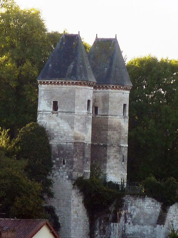 Vue sur les tours des ducs de Luynes - Airaines