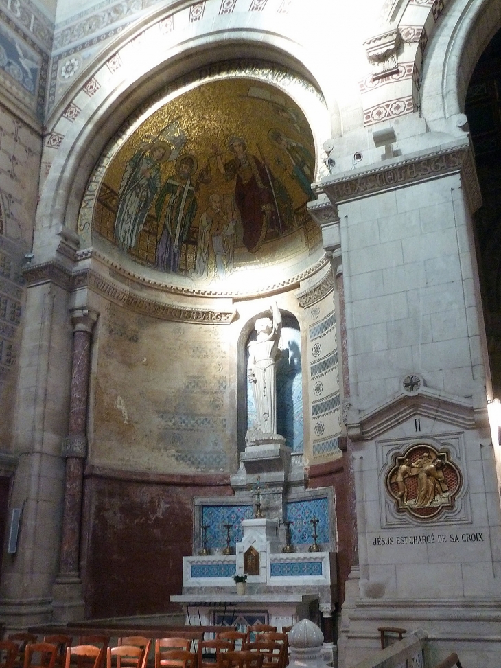 Dans la basilique Notre Dame de Brébières  - Albert