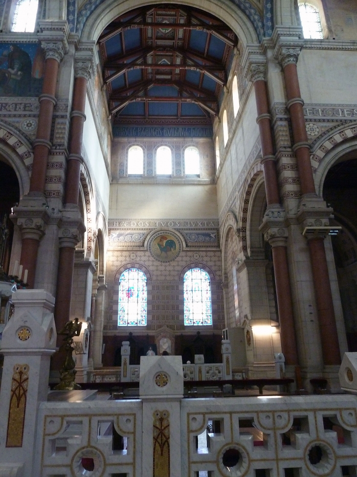 Dans la basilique Notre Dame de Brébières  - Albert