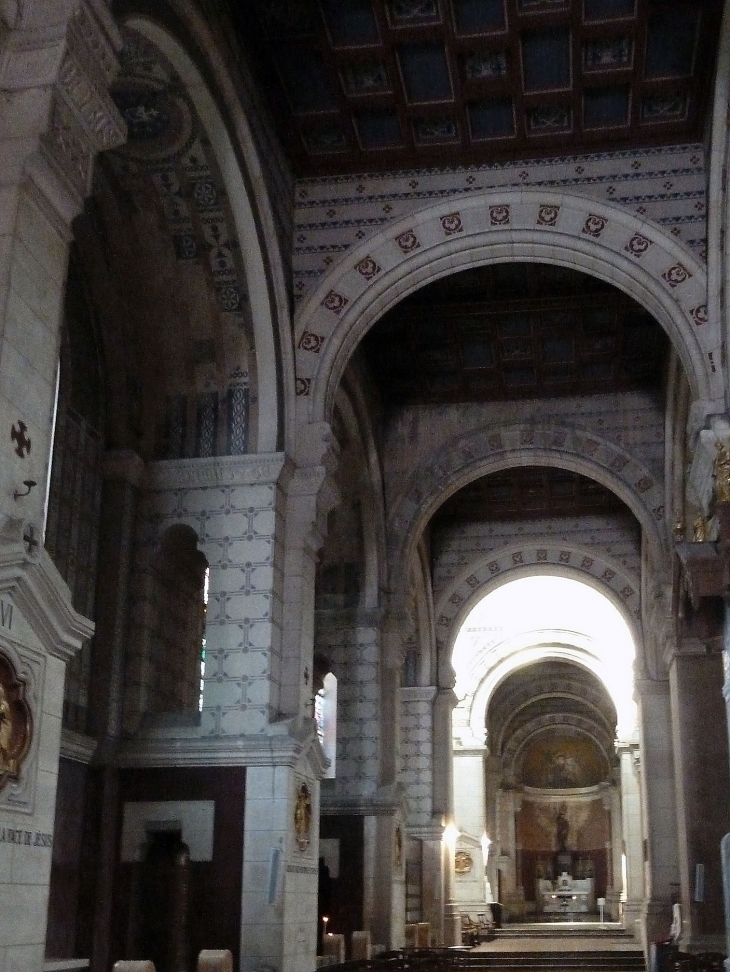 Dans la basilique Notre Dame de Brébières  - Albert