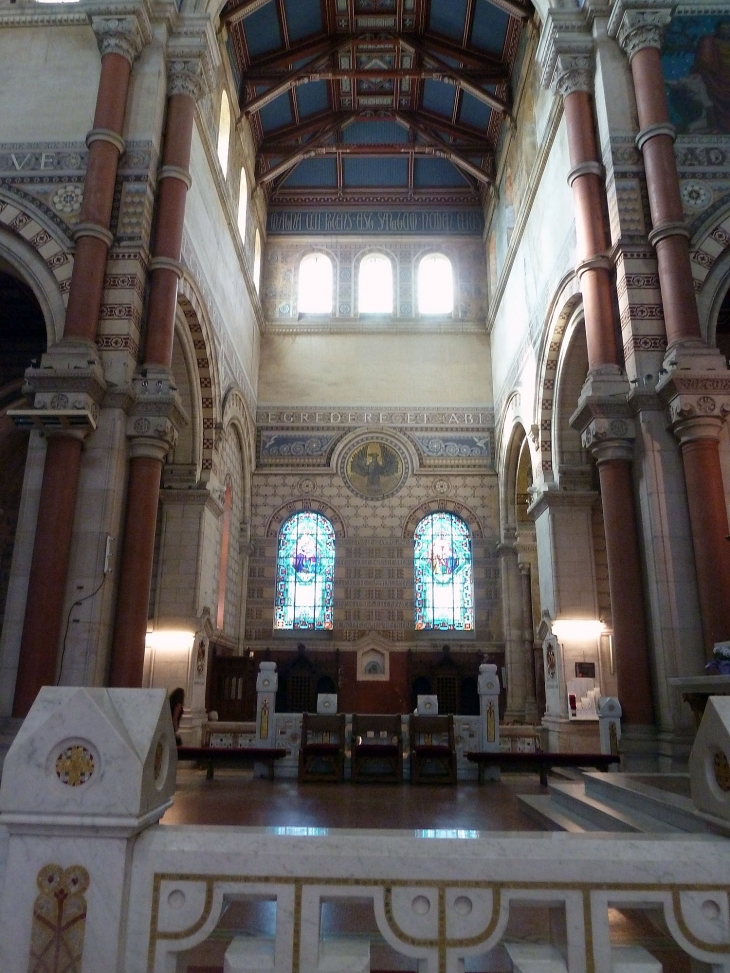 Dans la basilique Notre Dame de Brébières  - Albert