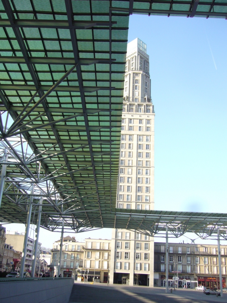 Tour Perret et verrière - Amiens