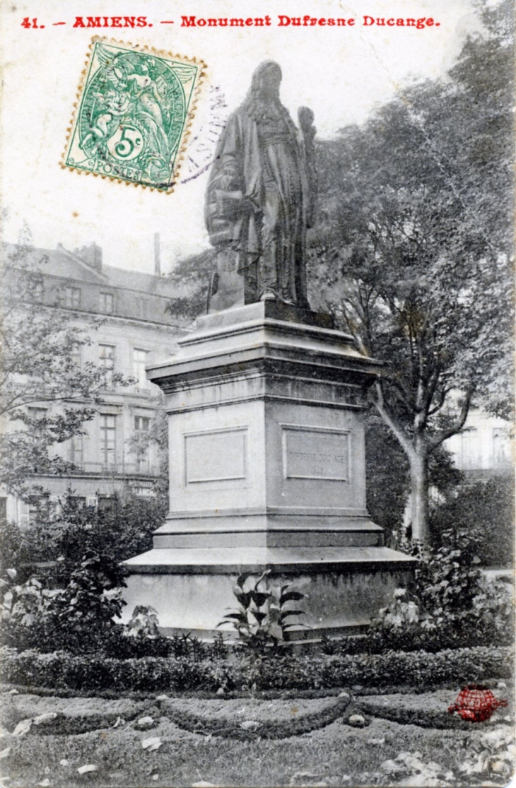 Monument Dufresne Ducange, vers 1909 (carte postale ancienne). - Amiens