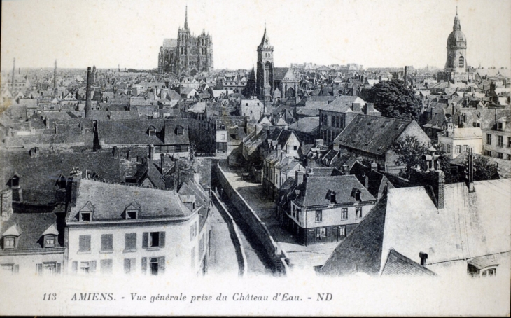 Vue générale prise du château d'eau, vers 1930 (carte postale ancienne). - Amiens