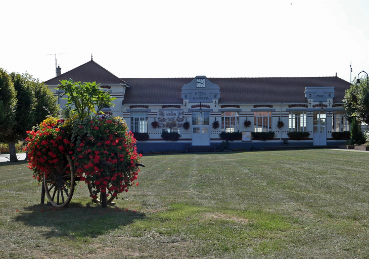 La mairie école - Aubigny