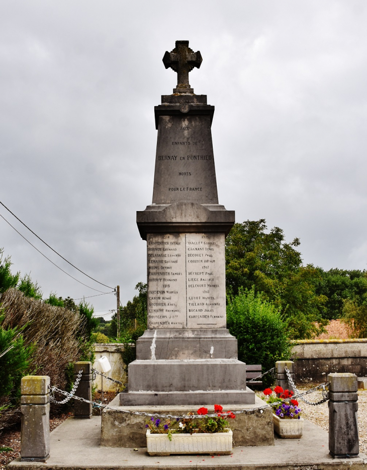 Monument-aux-Morts - Bernay-en-Ponthieu