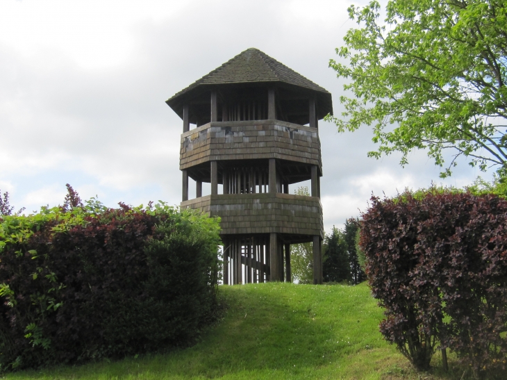 Tour de guet à l’emplacement du fameux moulin d’où Edouard III suivait la bataille  - Crécy-en-Ponthieu