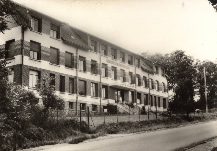 Maternité Saint Frères en son temps - Flixecourt